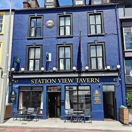 Отель Station View Tavern *
