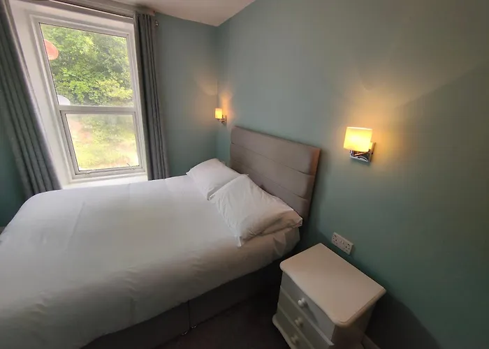 Отель Station View Tavern *