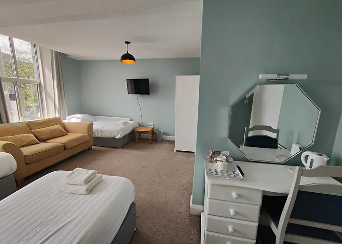 Отель Station View Tavern *